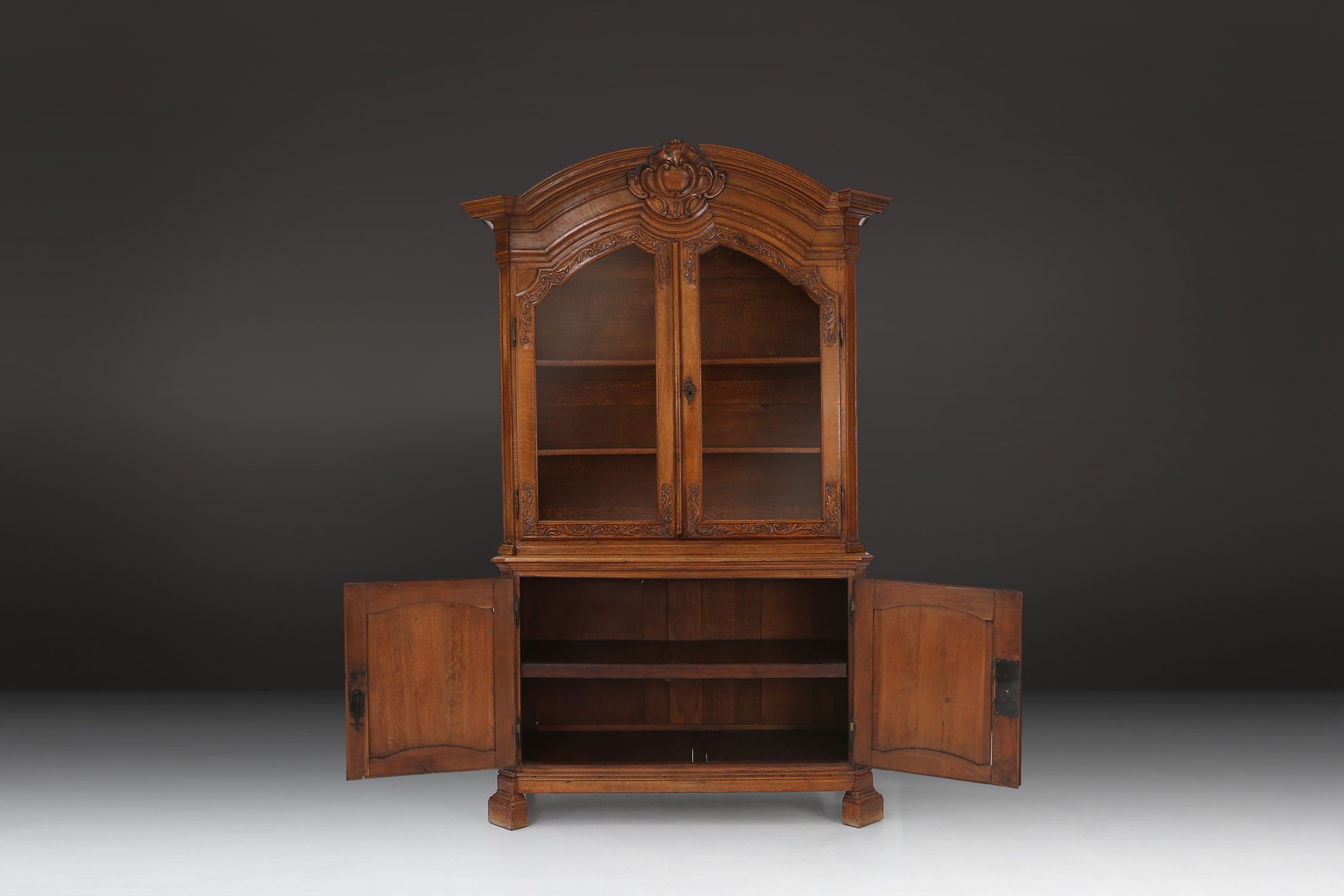 Antique Liège Display Cabinet in Carved Wood, Belgium, 18th Centurythumbnail